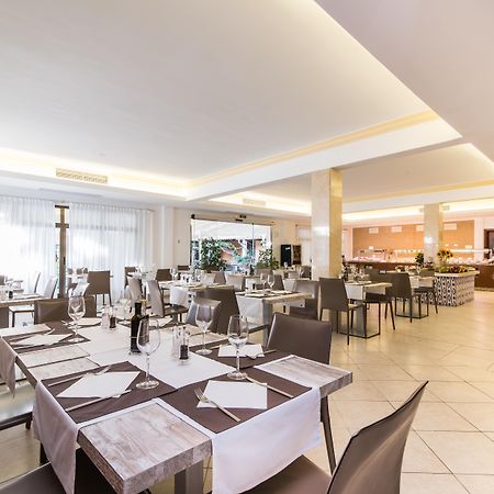 Hotel Baviera Кала Ратхада Екстериор снимка