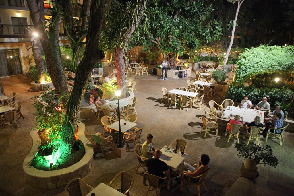 Hotel Baviera Кала Ратхада Екстериор снимка