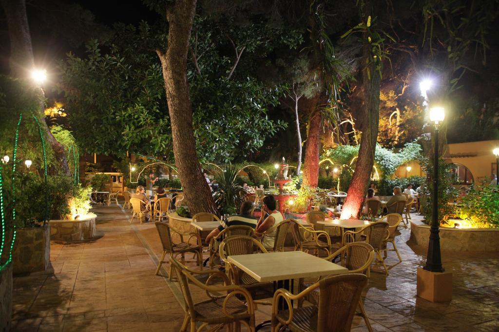 Hotel Baviera Кала Ратхада Екстериор снимка