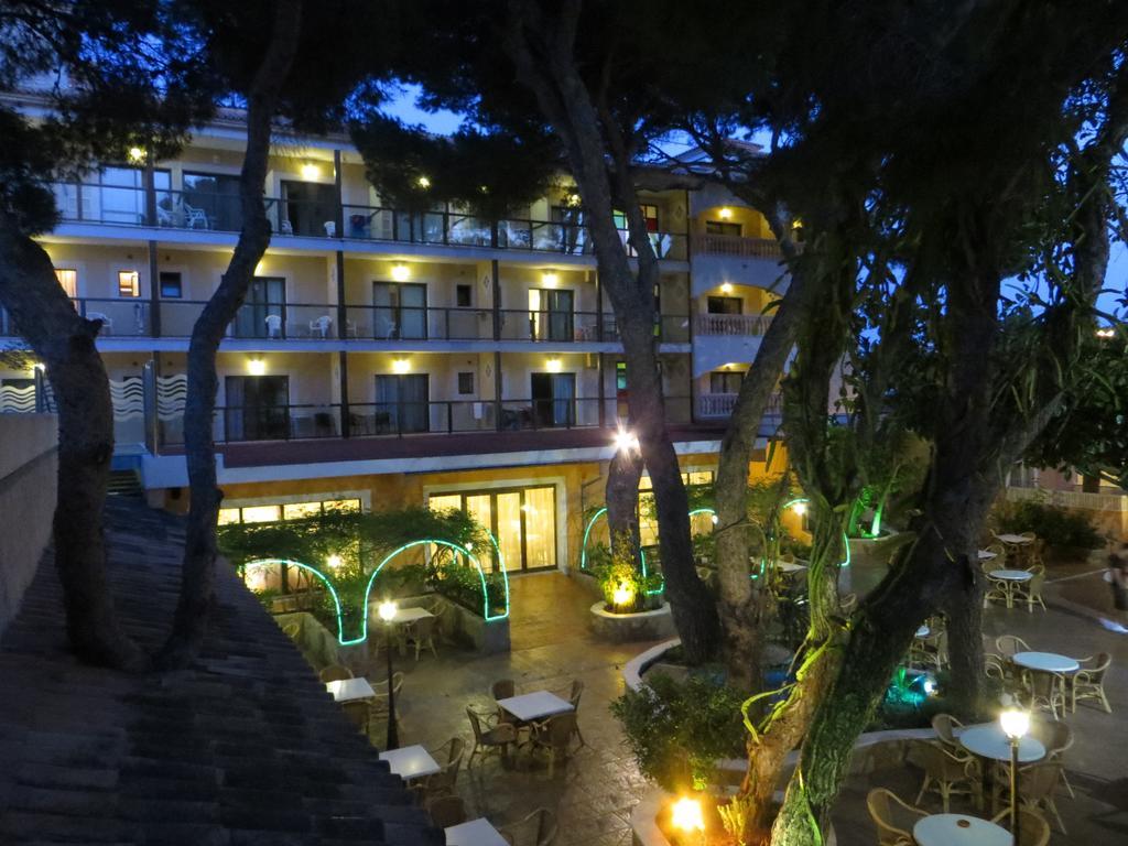 Hotel Baviera Кала Ратхада Екстериор снимка