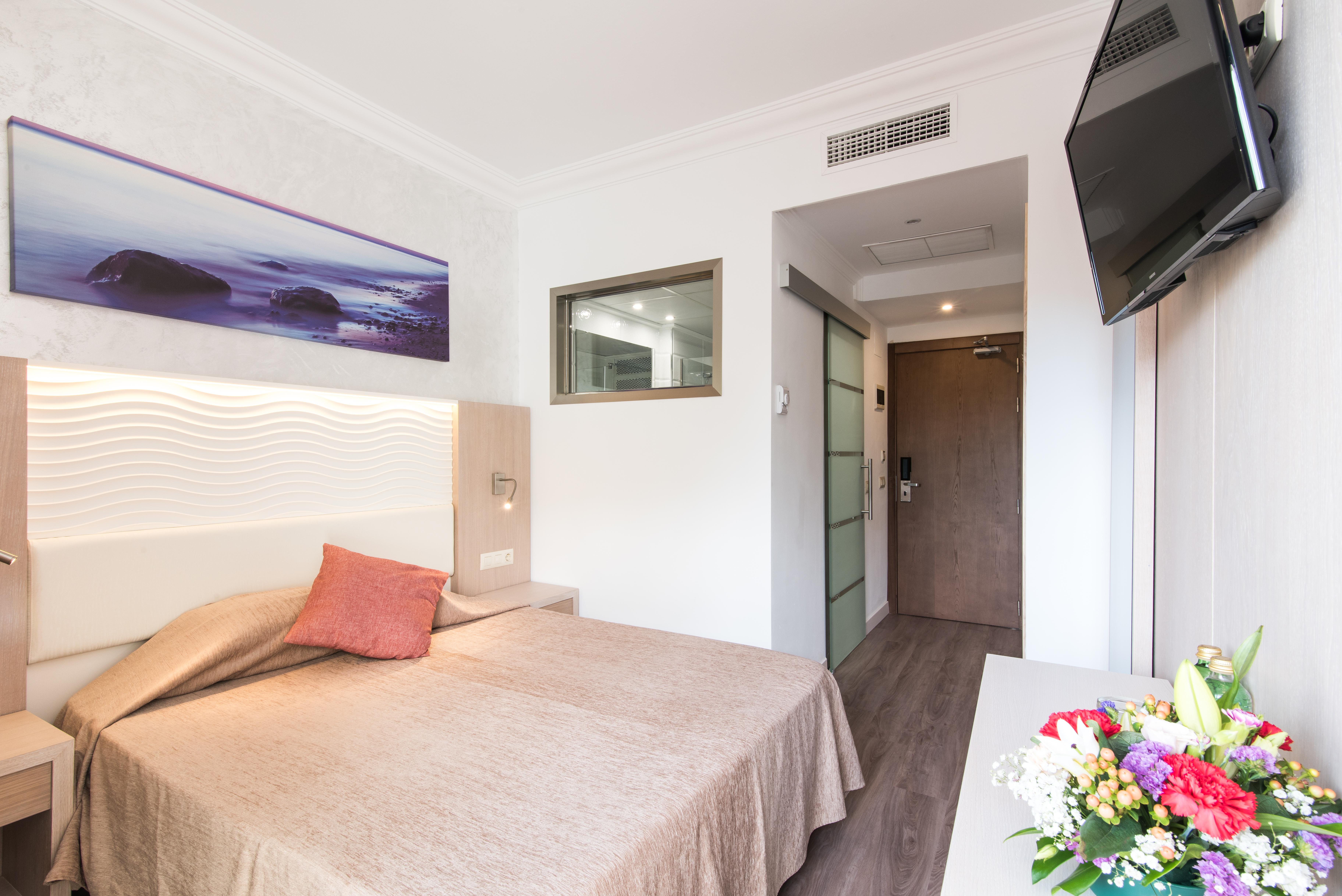 Hotel Baviera Кала Ратхада Екстериор снимка