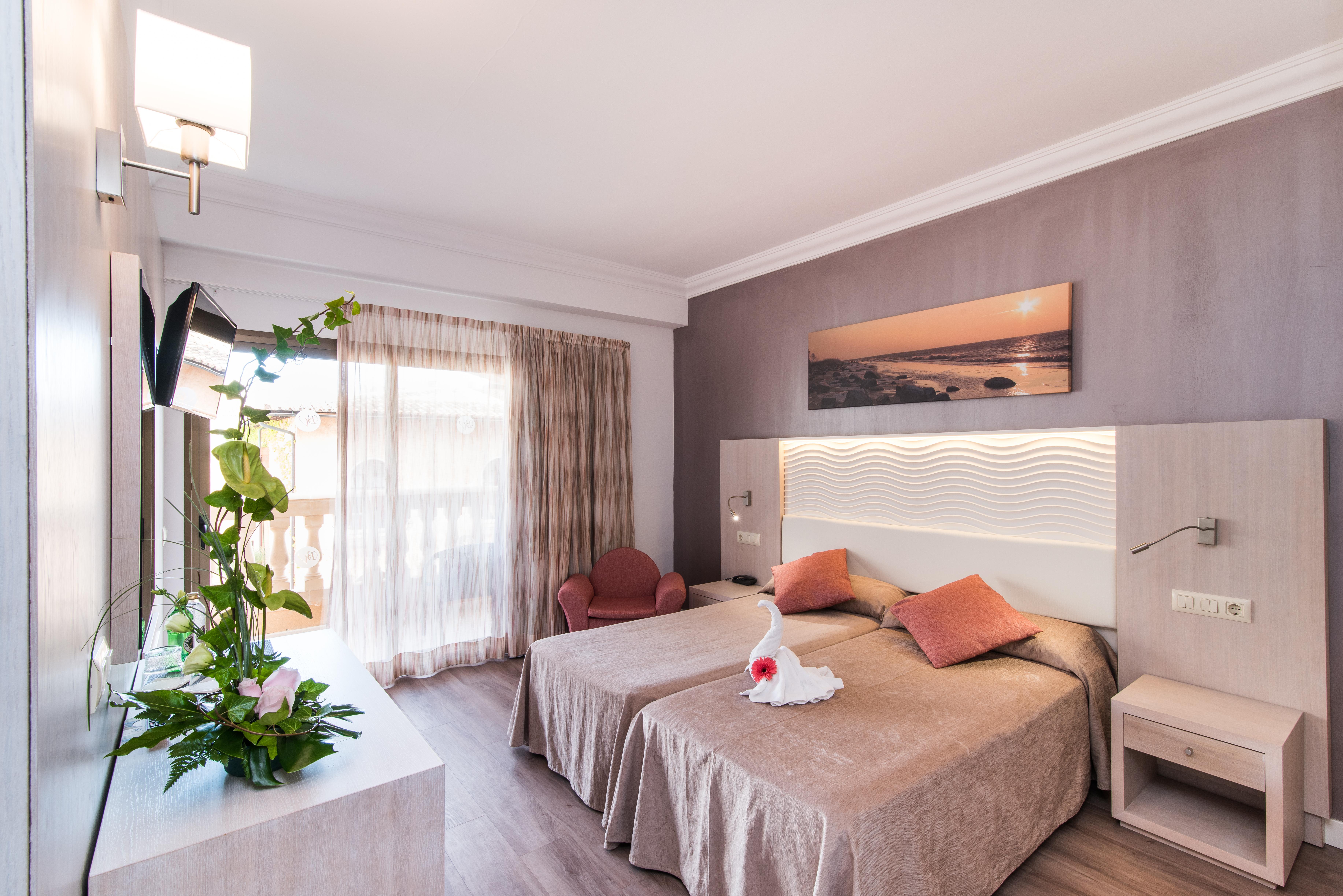 Hotel Baviera Кала Ратхада Екстериор снимка