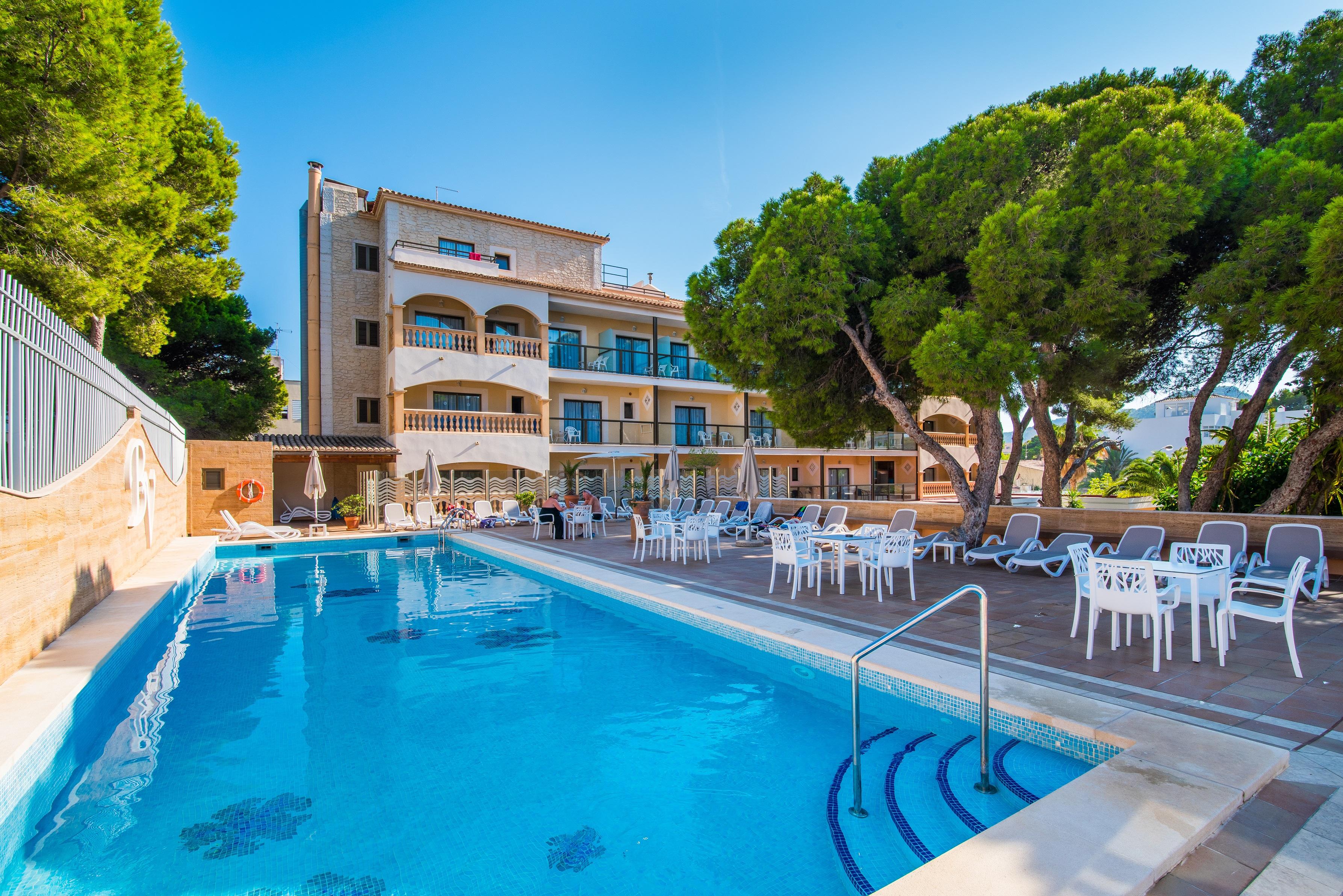 Hotel Baviera Кала Ратхада Екстериор снимка