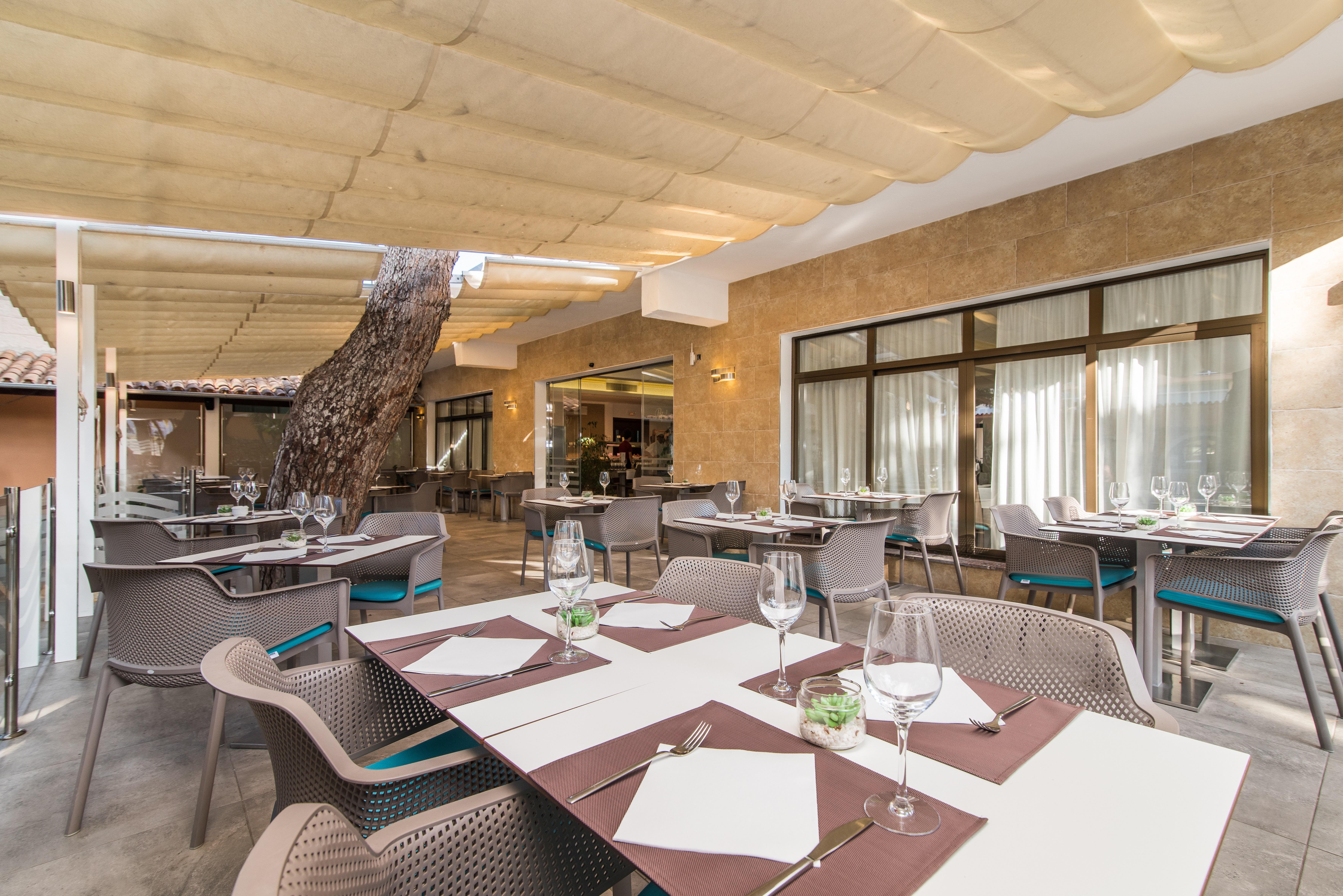 Hotel Baviera Кала Ратхада Екстериор снимка