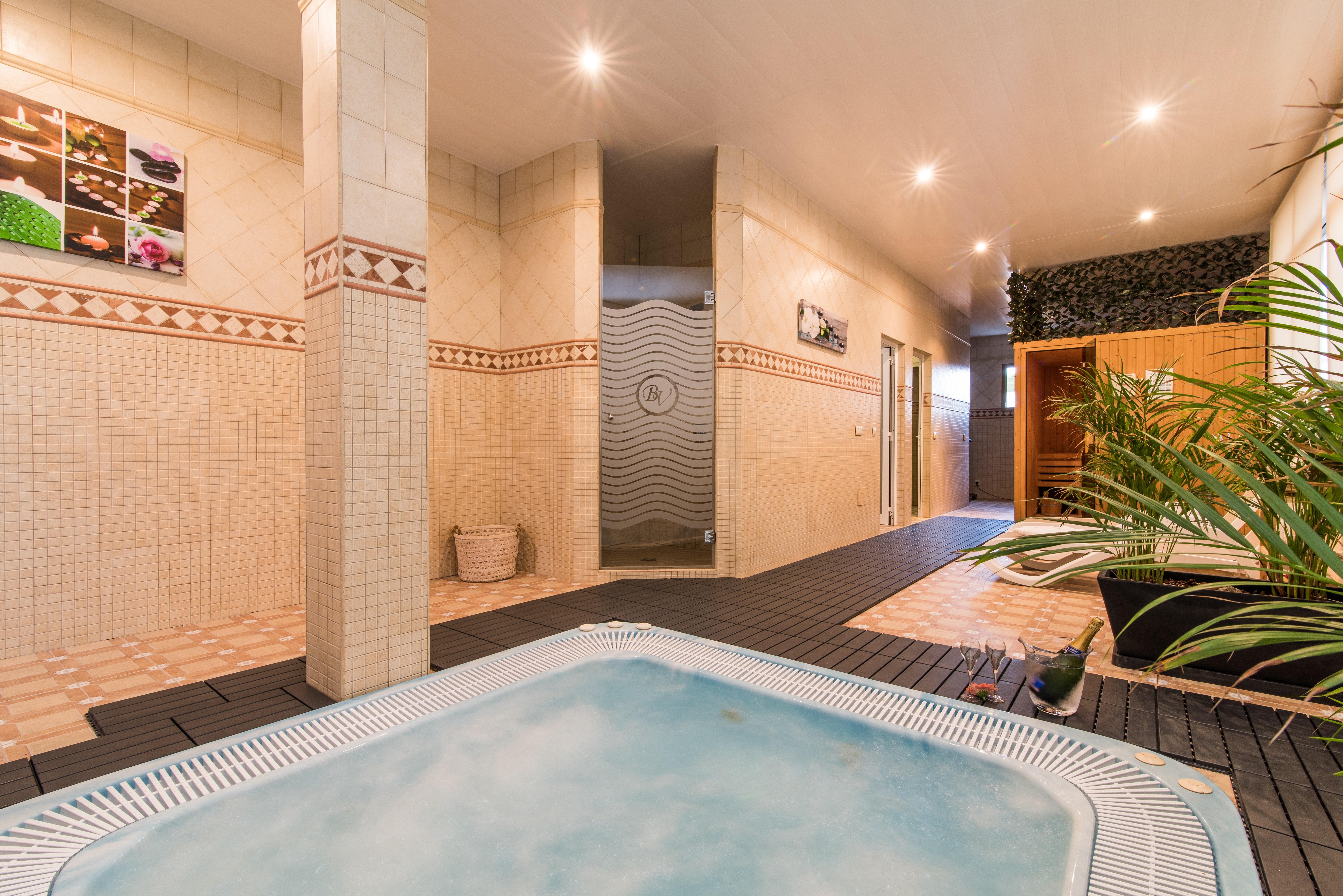 Hotel Baviera Кала Ратхада Екстериор снимка