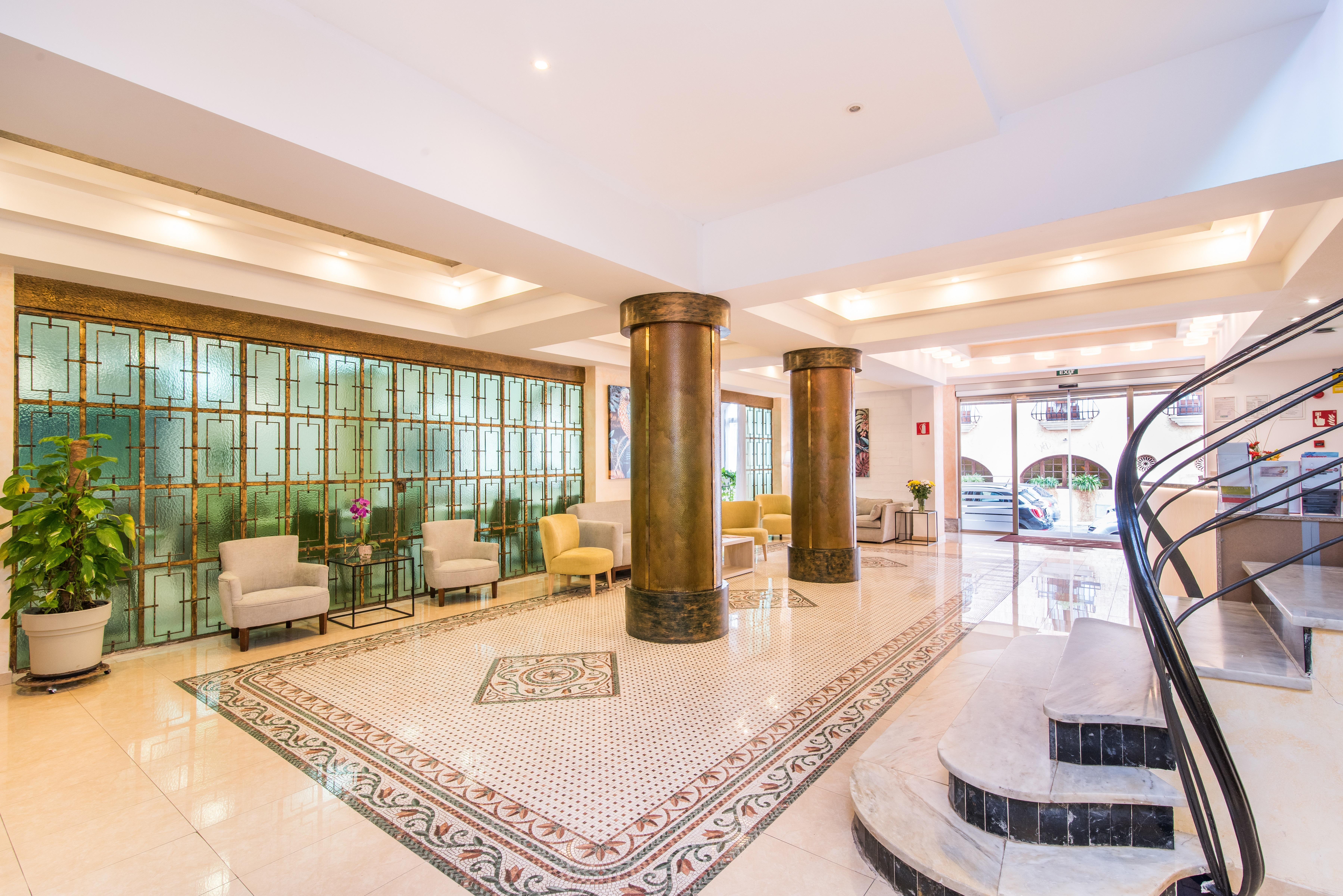 Hotel Baviera Кала Ратхада Екстериор снимка