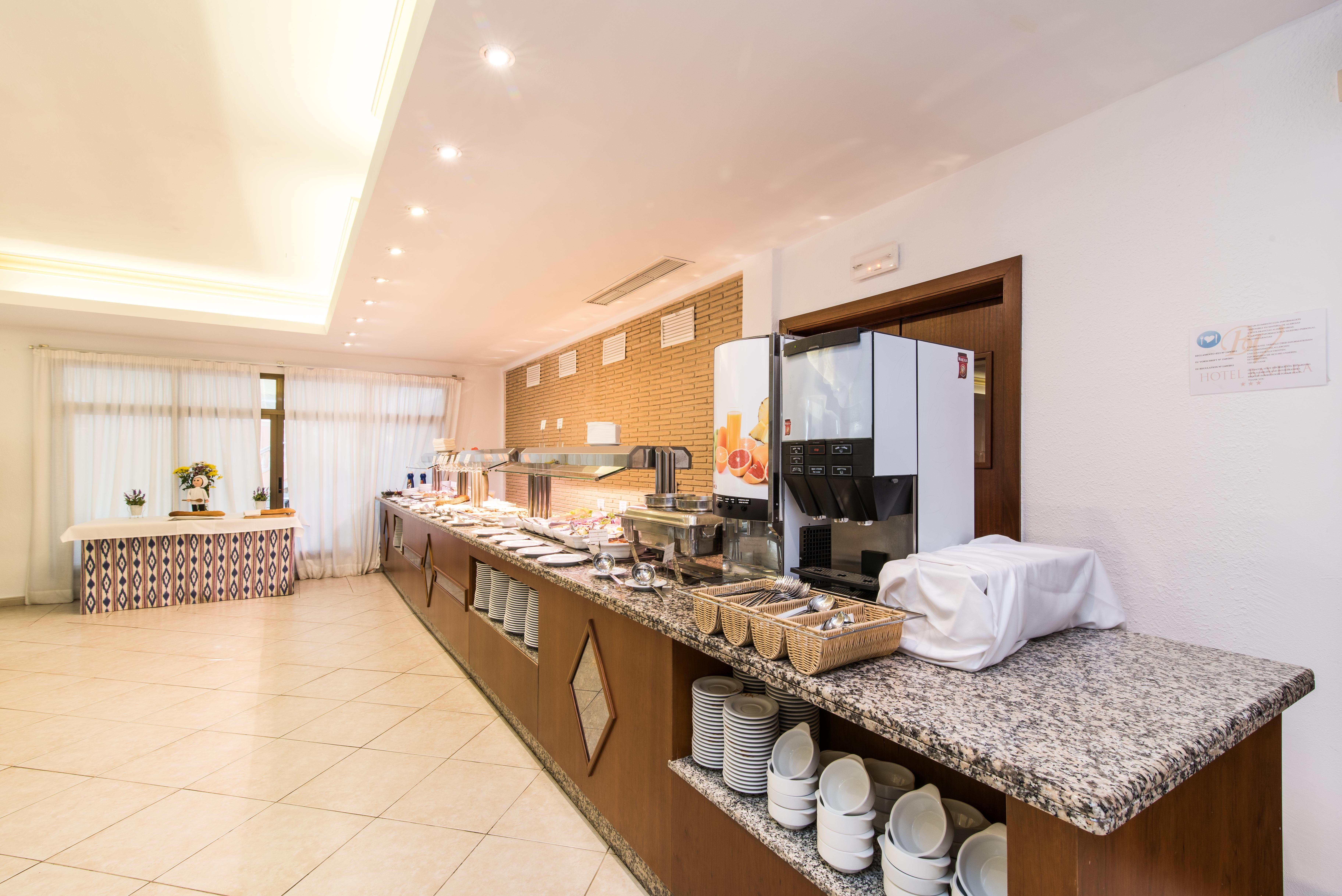 Hotel Baviera Кала Ратхада Екстериор снимка