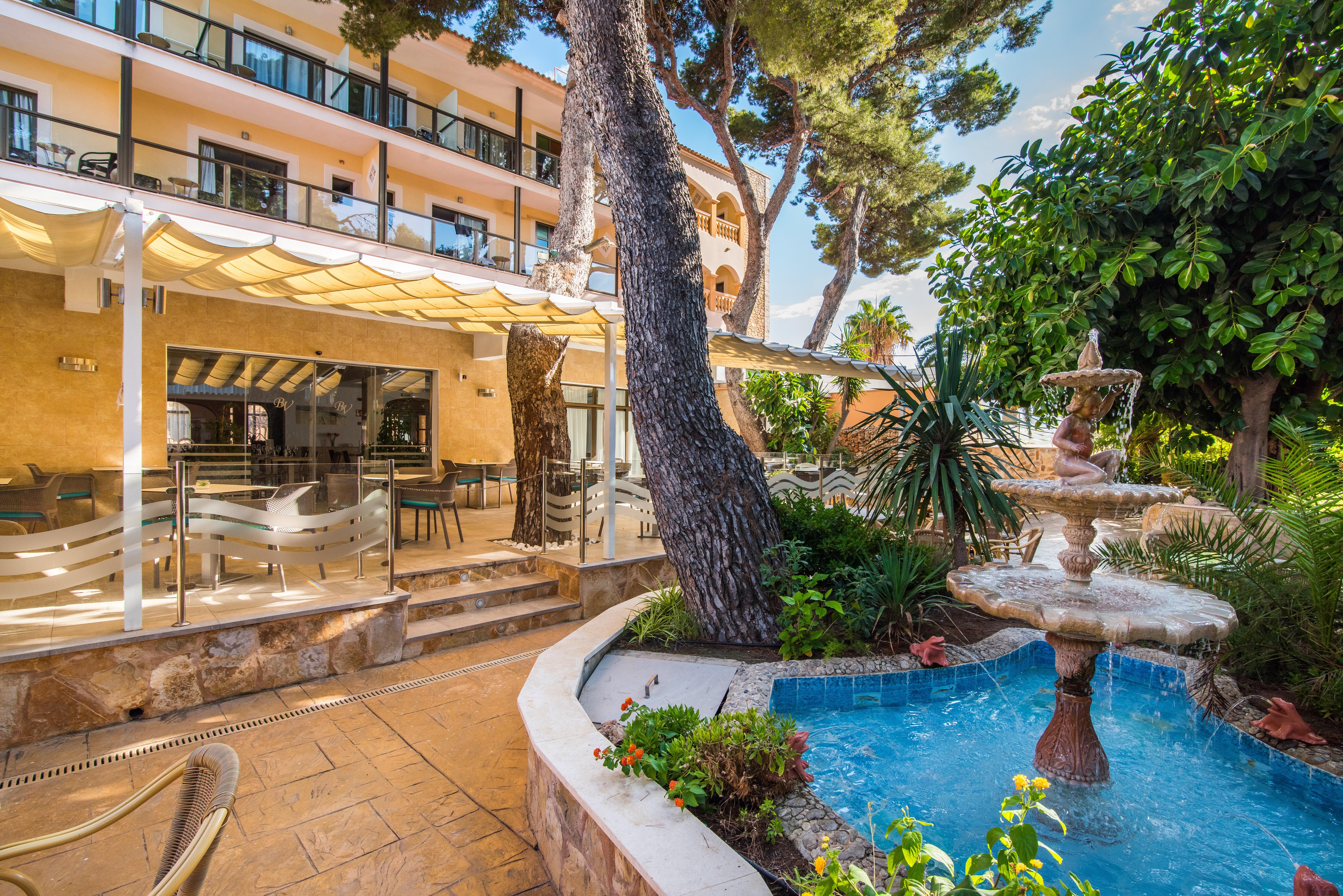 Hotel Baviera Кала Ратхада Екстериор снимка