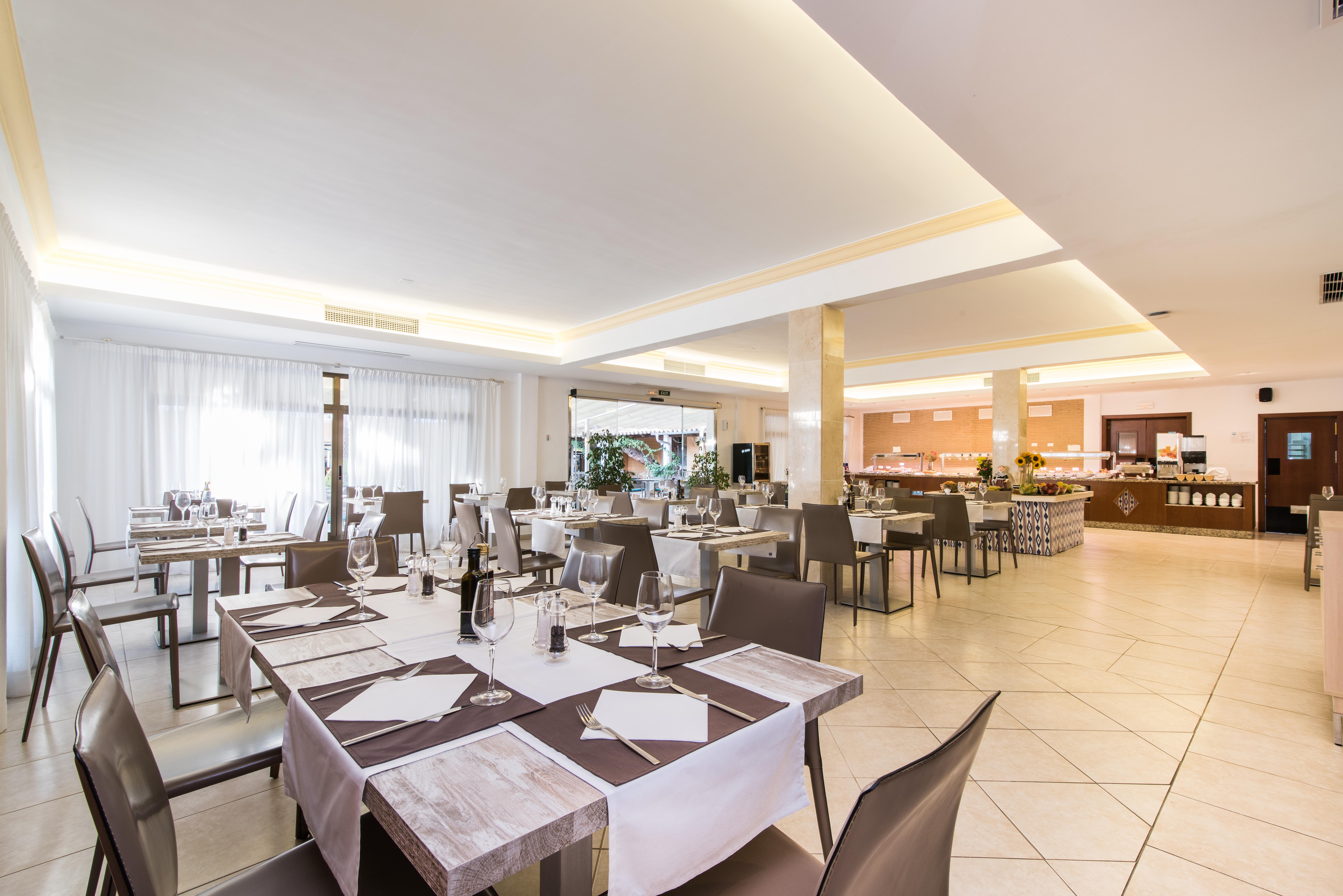 Hotel Baviera Кала Ратхада Екстериор снимка