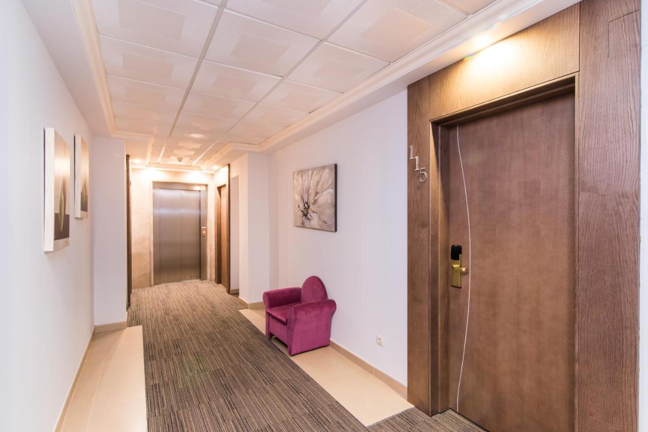 Hotel Baviera Кала Ратхада Екстериор снимка